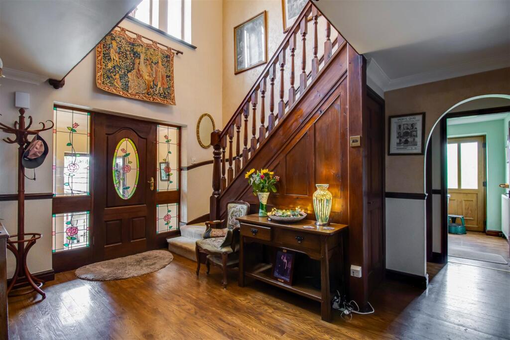 RECEPTION HALLWAY