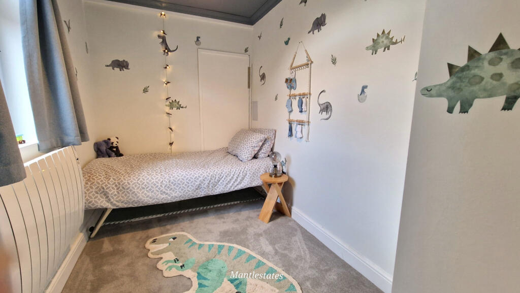 REAR BEDROOM