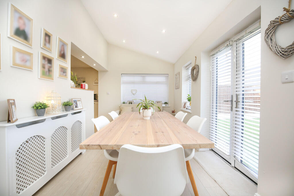 2a06cd56-7b72-480...