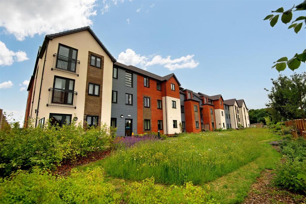 8560386-exterior09.jpg