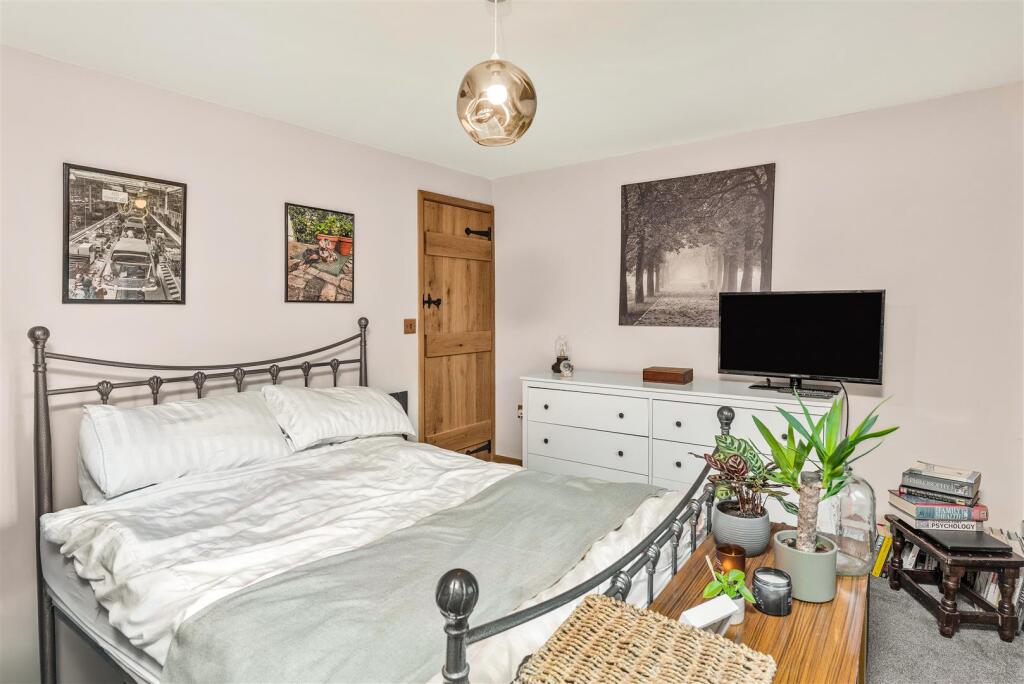 34 Queens Street, Middleton Cheney-16.jpg