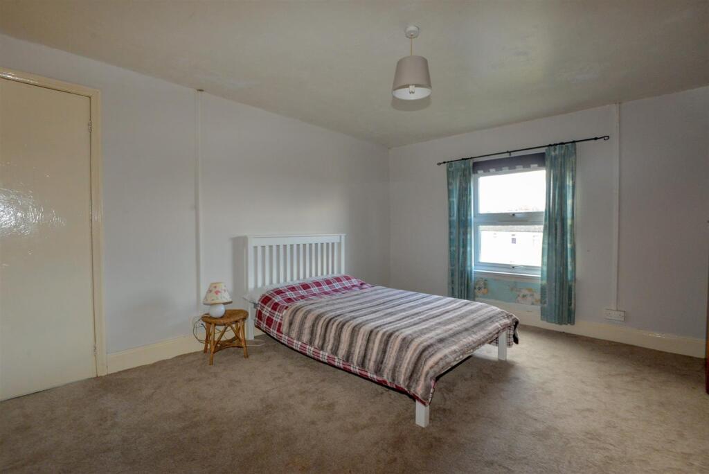 Bedroom2 2.jpg