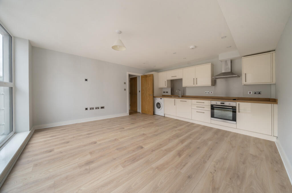 1295474-6-6825df4...