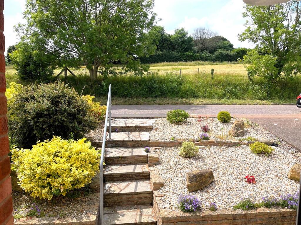 Front Garden &amp; View