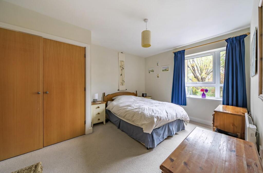 Bedroom 1a.jpg