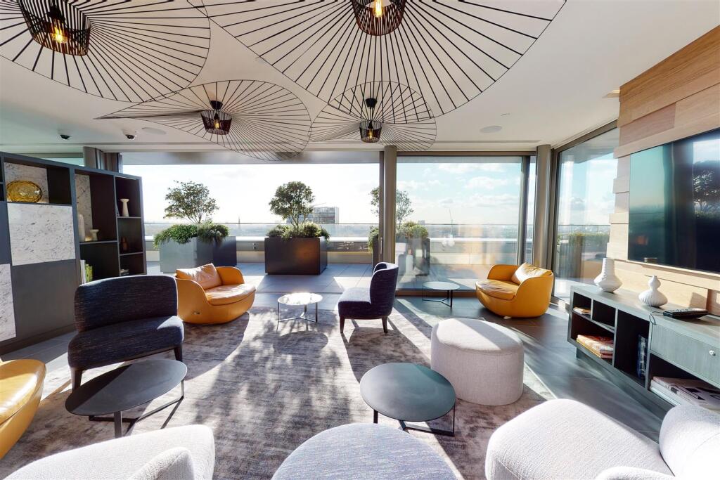 Lounge-Terrace-3-Canalside-Walk-2.jpg