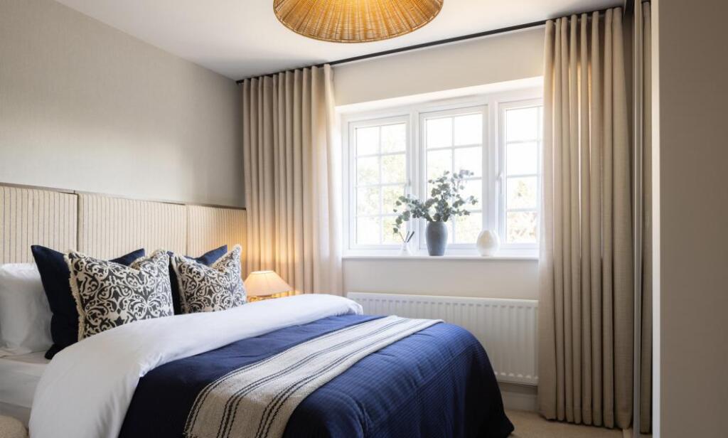 Dandara - Wittering Place - The Wotton, Home 9