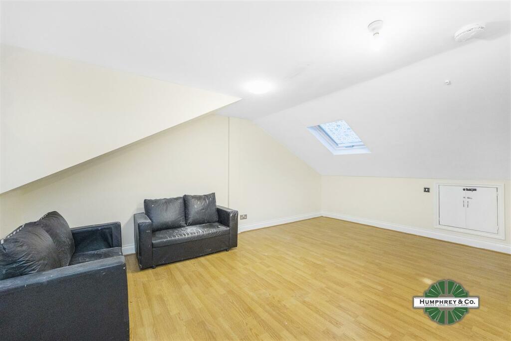 Flat C 74 Rectory Road -012.jpg