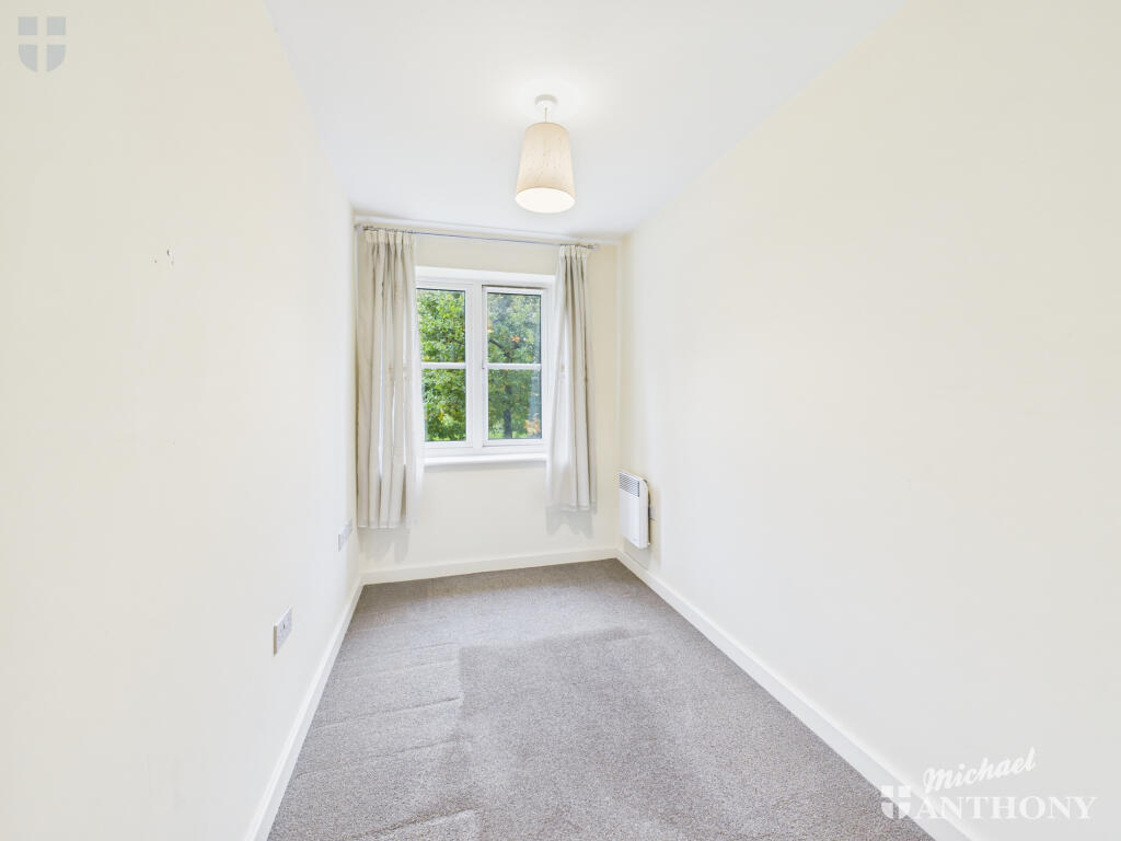 CAM03852G0-PR0438-STILL001