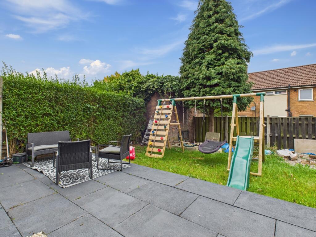 CAM03729G0-PR0158-STILL049