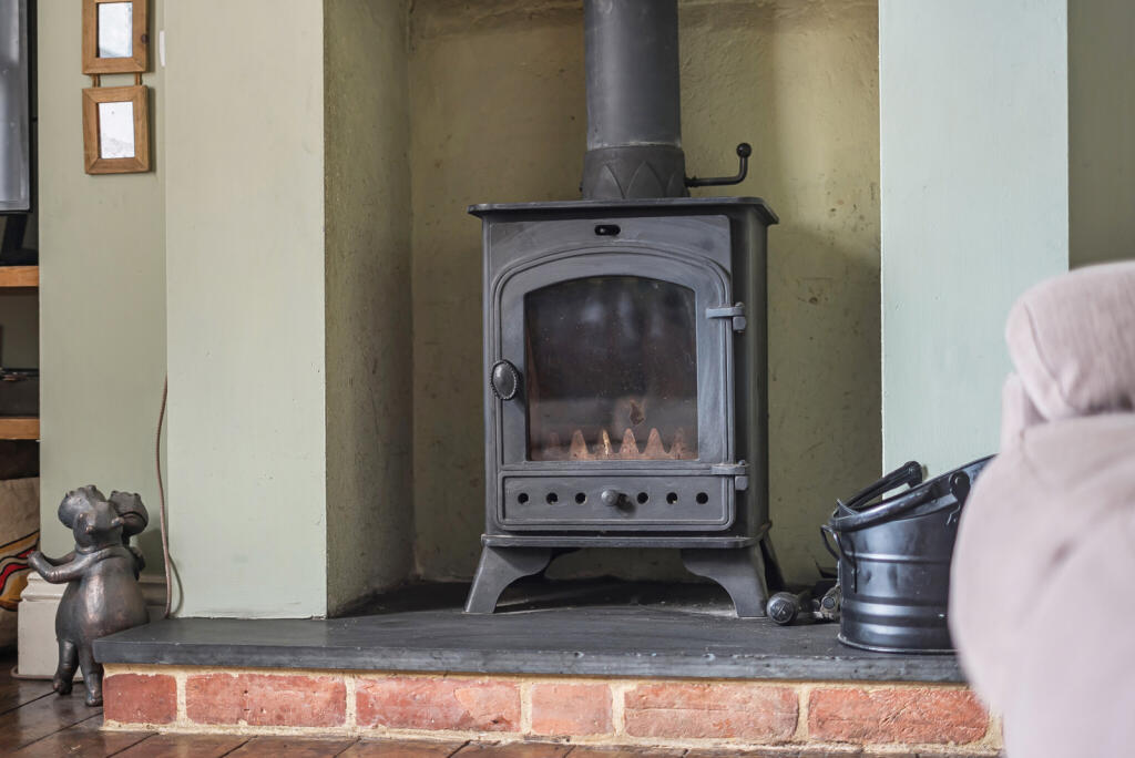 1372797-11-690e00...