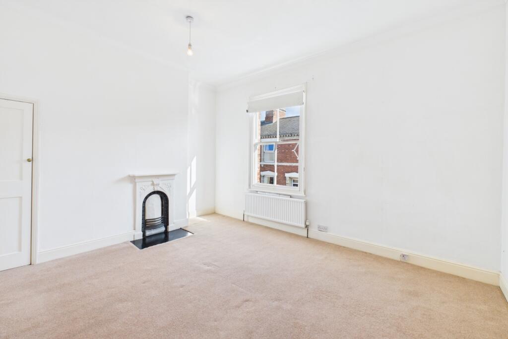 CAM03162G0-PR0247-STILL007