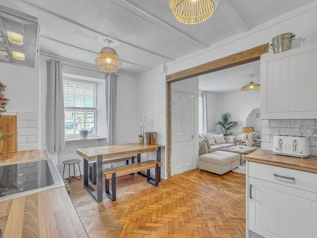 Kitchen / Diner / Lounge