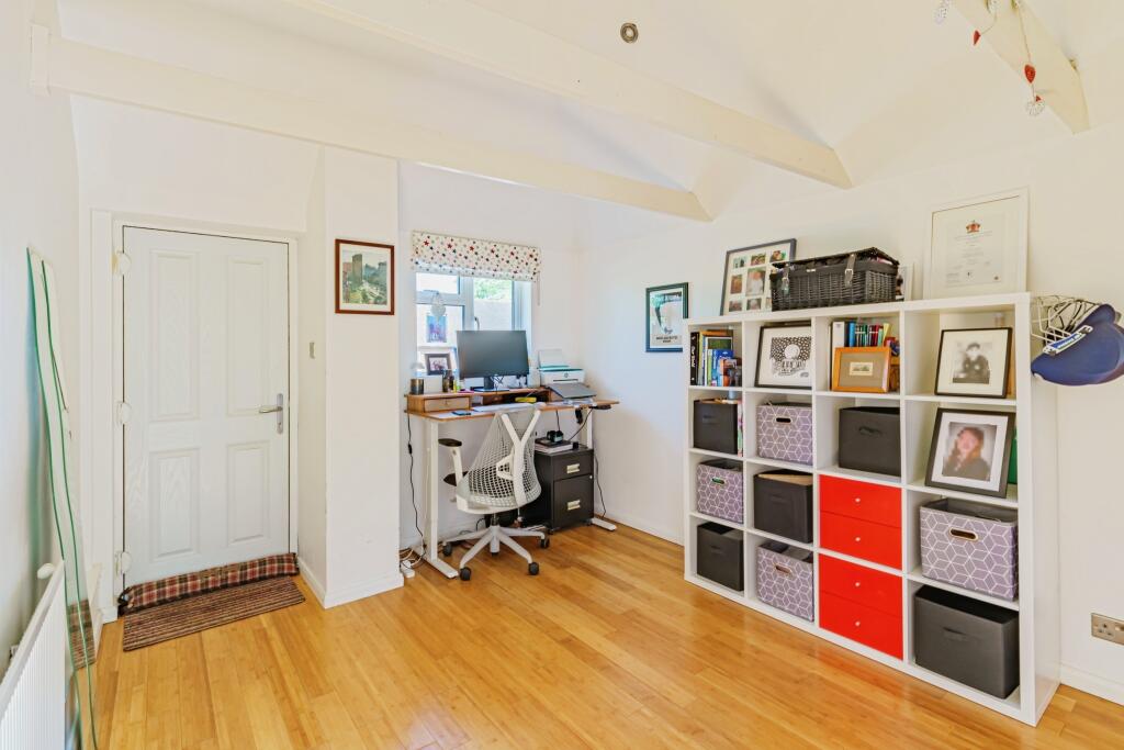 Office/Playroom/Annexe