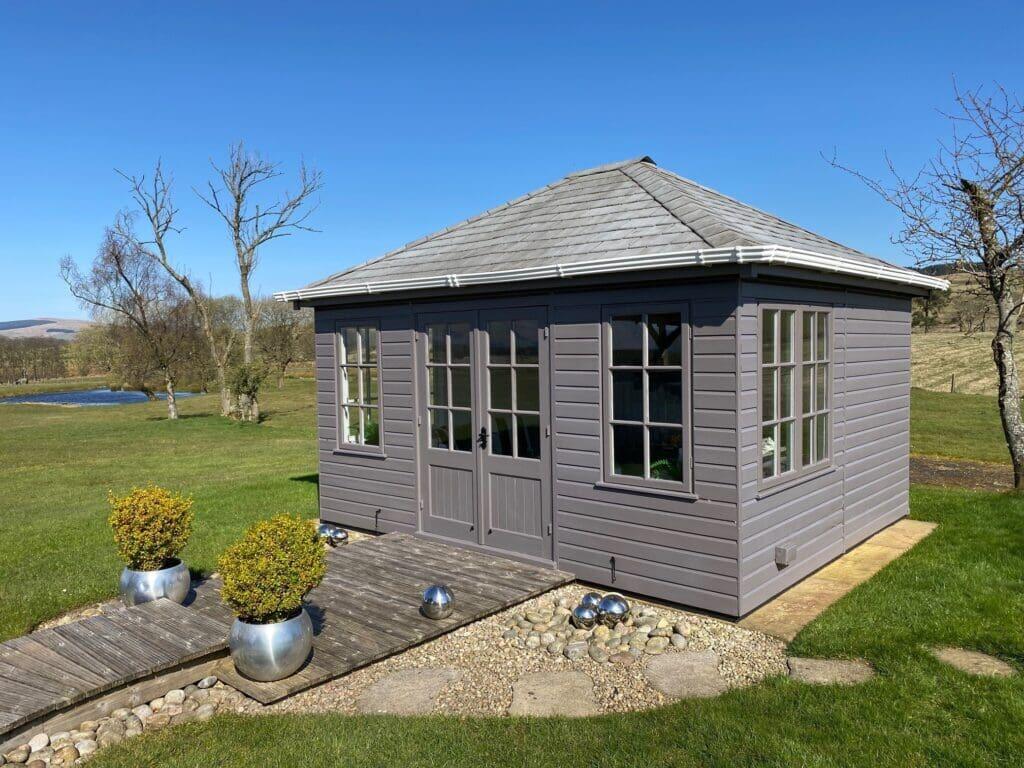 GARDEN ROOM