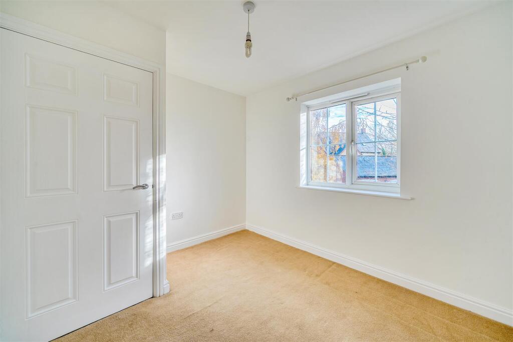 6 The Old Woodyard, Silverstone (21).jpg