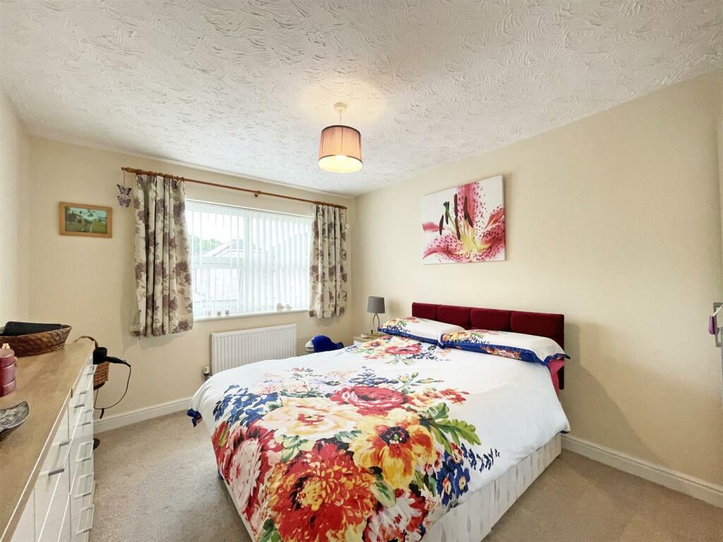 Warspite Gardens 10 - Bed 3.jpg