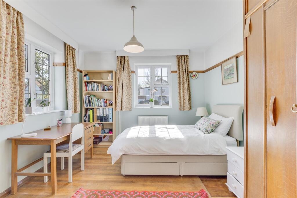 Souberie Avenue 38-25.jpg