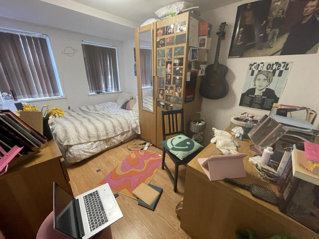 37dr.Room1.jpg