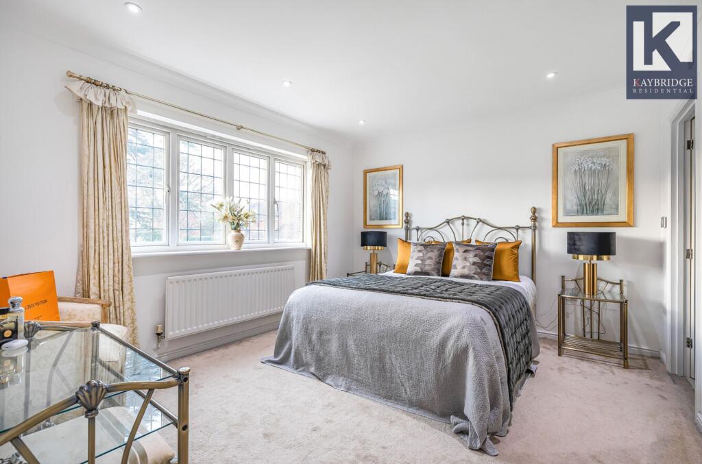 Oakwood Avenue, Epsom