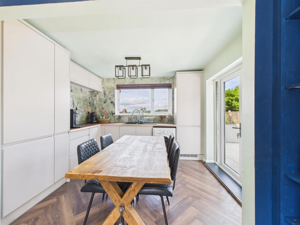 Gym/Additional Kitchen/Diner