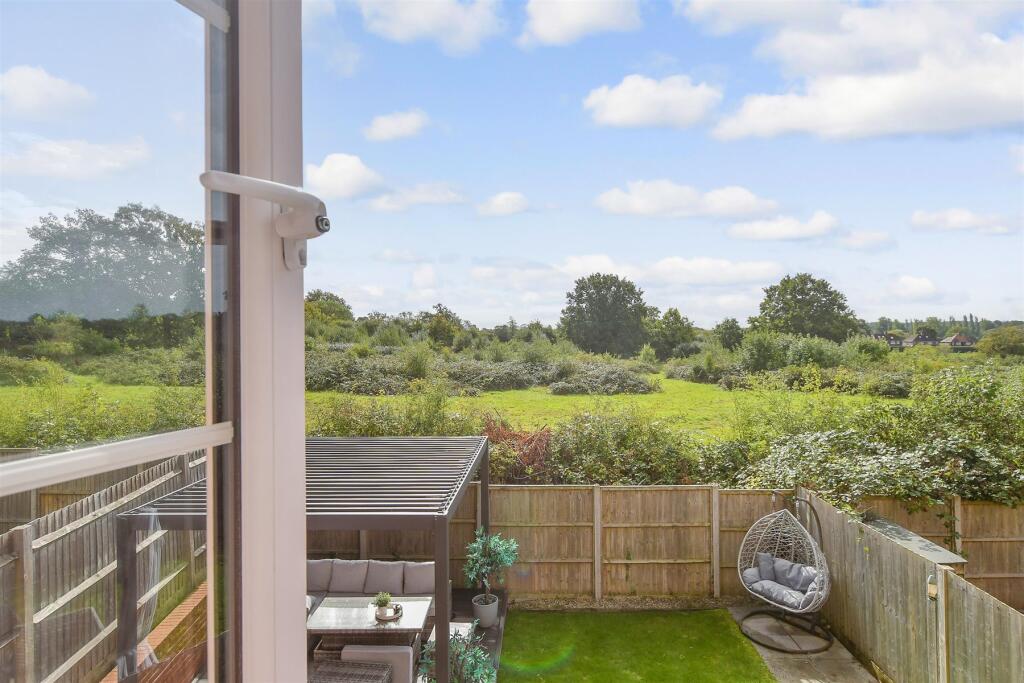 External Lifestyle Photograph