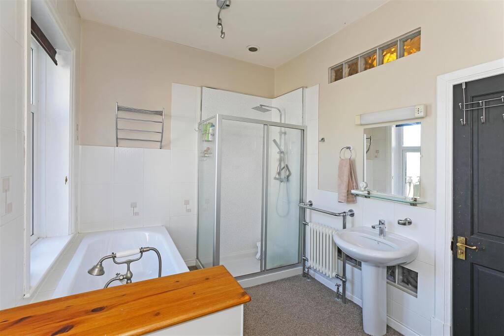 19 Savile Park.19.Photoneg.co.uk.jpg