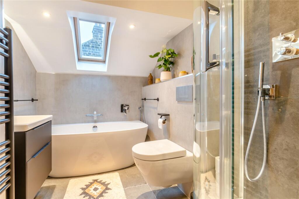 Coach House Bathroom