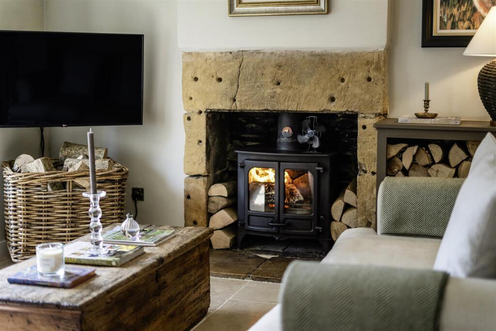 68186_Parkers Cottage Naunton (13).jpg