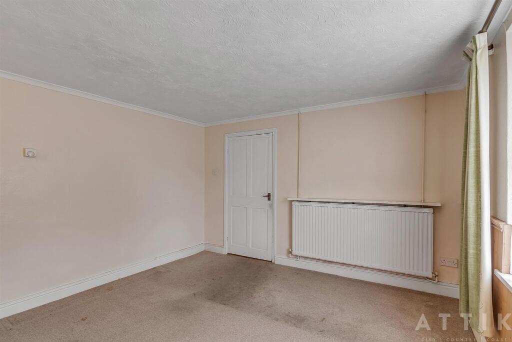 28 Norwich Road Halesworth IP19 8BX (3).jpg