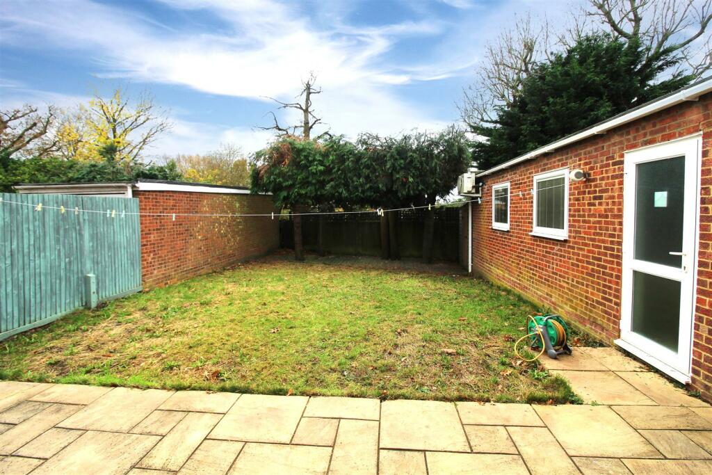 New Rear Garden (3).JPG