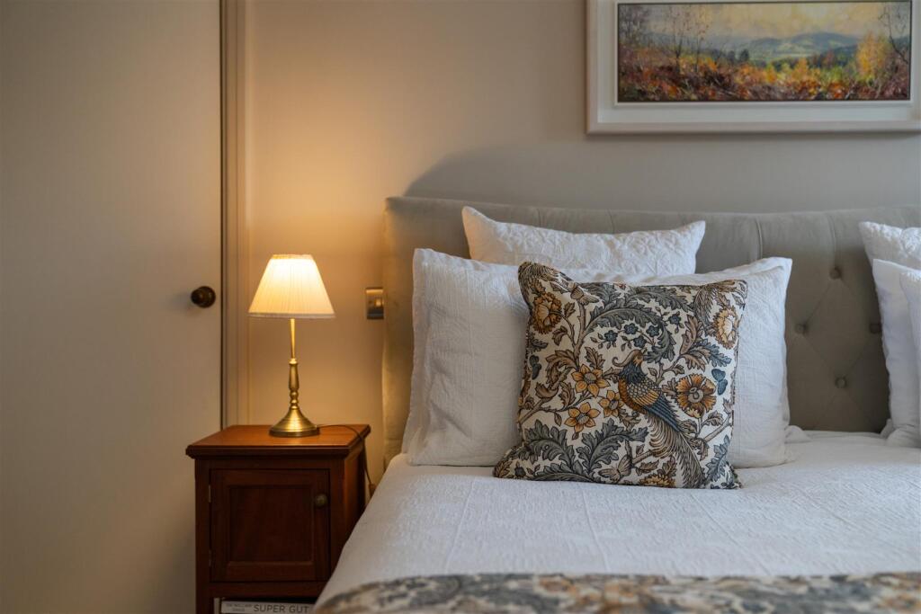 Bedroom4-10.jpg
