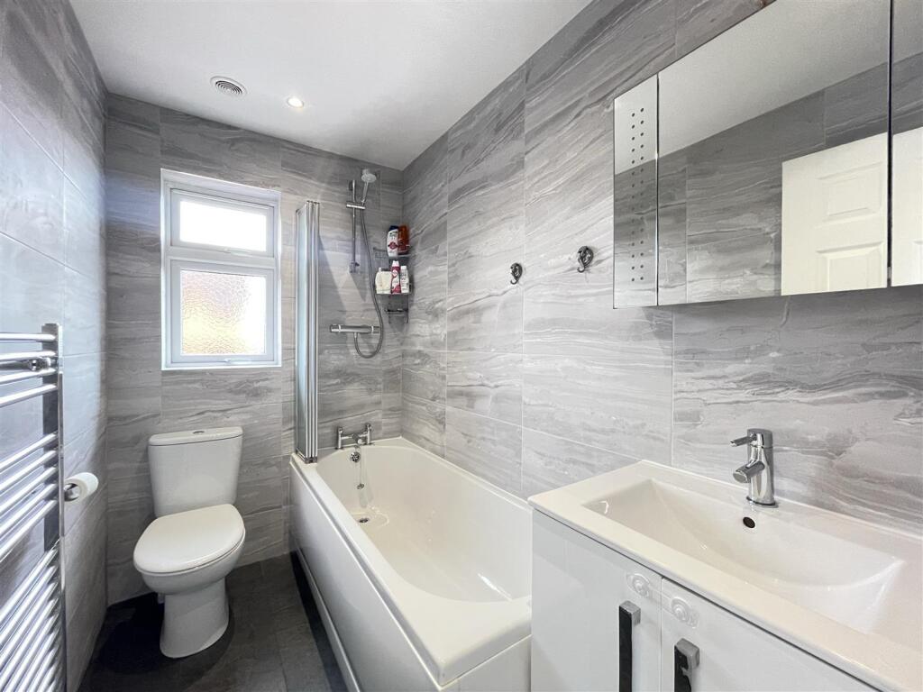 Bathroom - Copy.JPEG