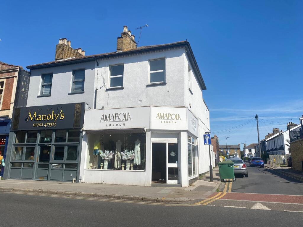 2 Bedroom First Floor Flat in the Heart of Leigh 