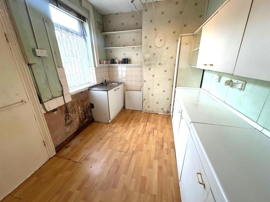 kitchen 1.jpg