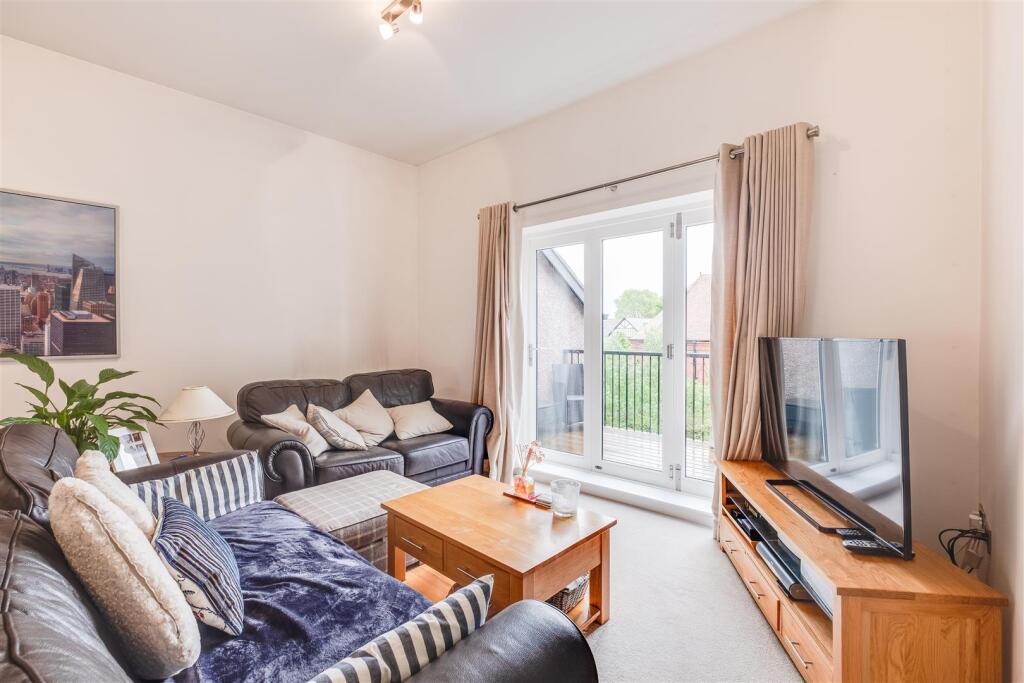 Constables - 41 Mostyn House New-11.jpg