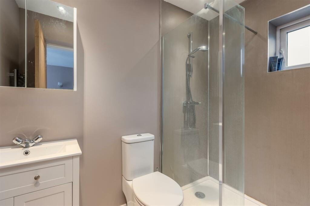 Pickering Hill Bedroom 1-4.jpg