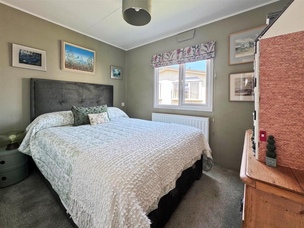Bed 1-35686517.jpg