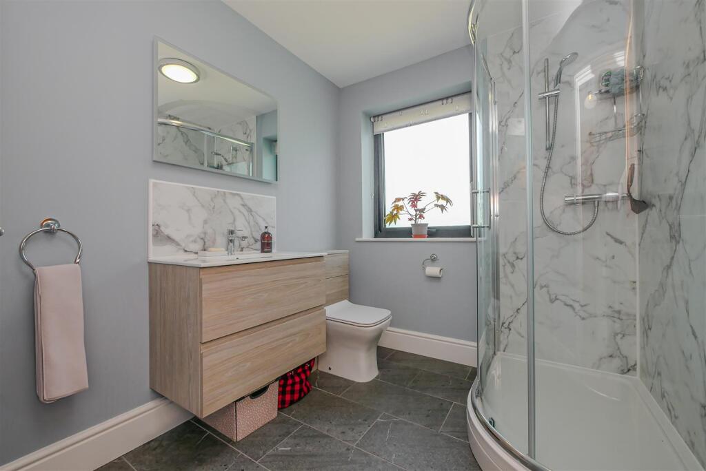 En-Suite (2)
