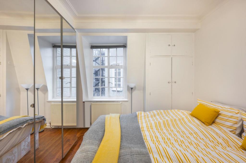 bedroom (2).jpg