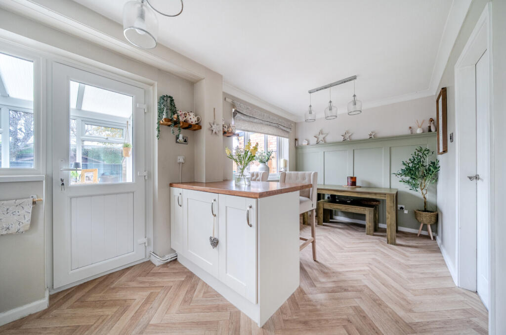 1382101-10-691721...