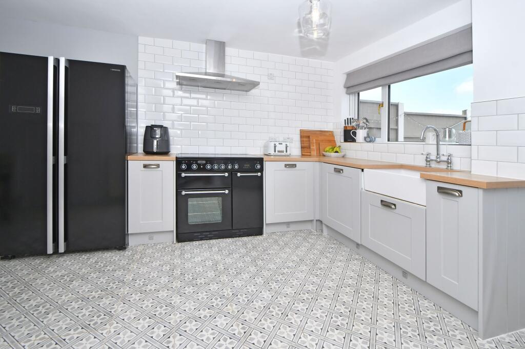 Dining kitchen