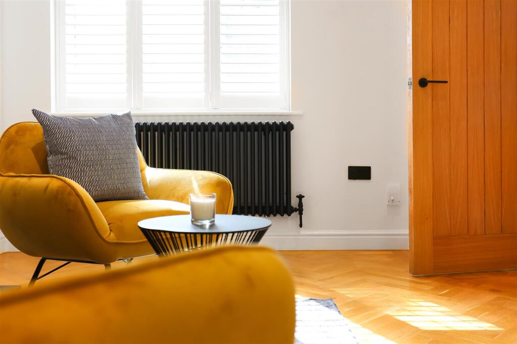 1249733894 - 43 Green Curve, SM7 - 39.jpg