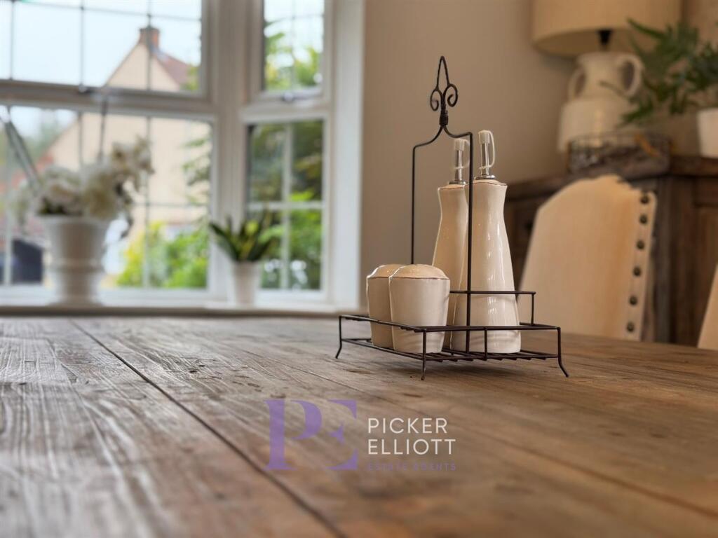 Dining/ Kitchen