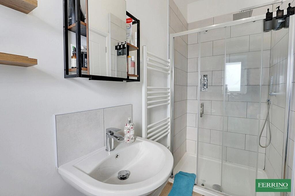 Bedroom 1 En-suite