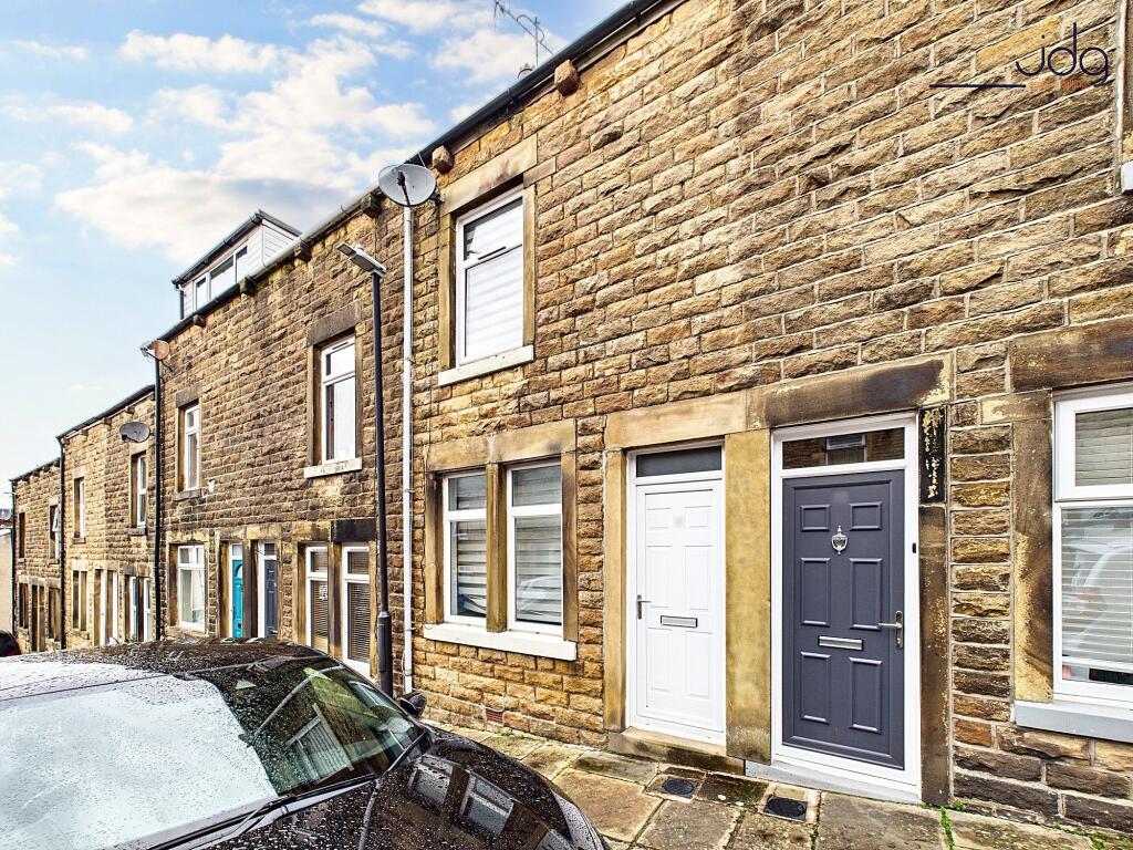 Graham Street | Nestled in Greaves near schools, parks and the city