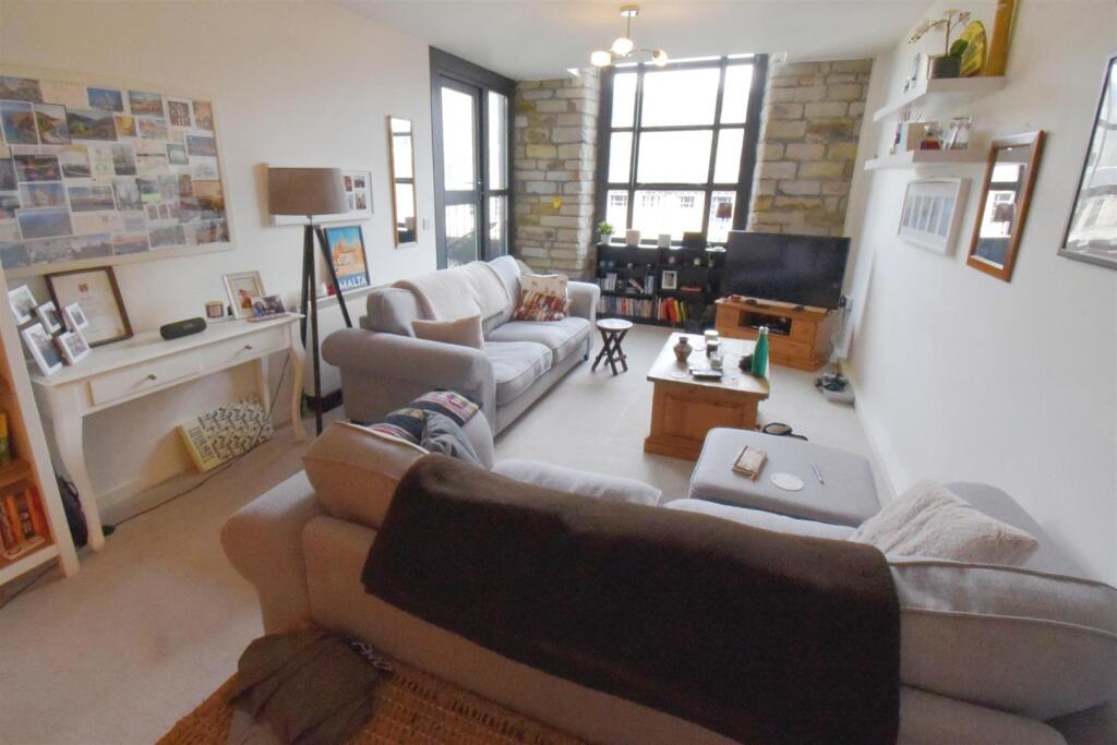 Living/Dining Kitchen