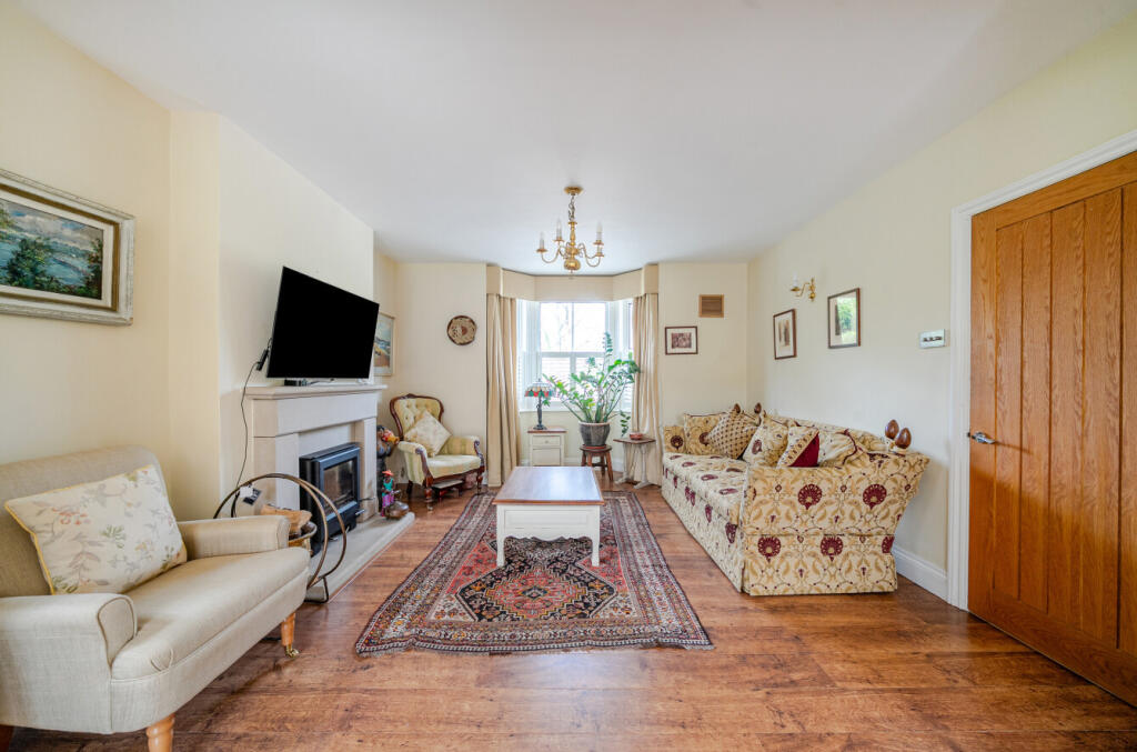 Sitting/Dining Room