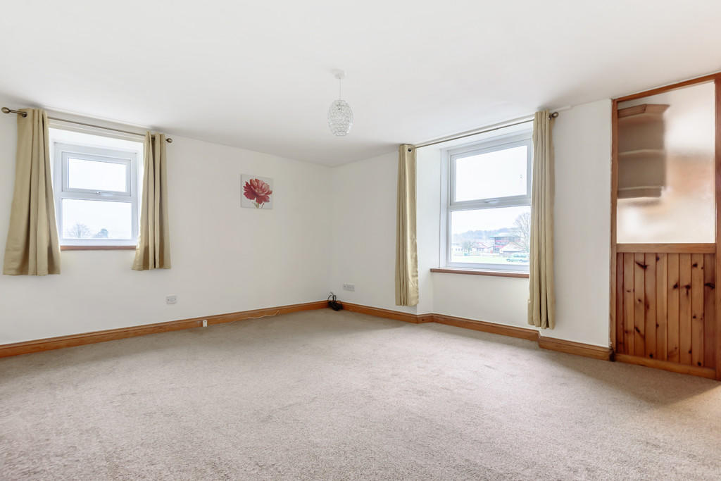 Spacious Lounge 
