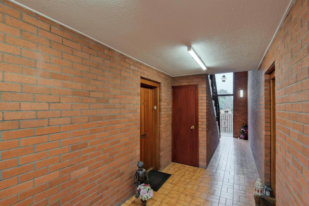 008-15 Westwood Rd, Newmains, Wishaw ML2 9DA.jpg